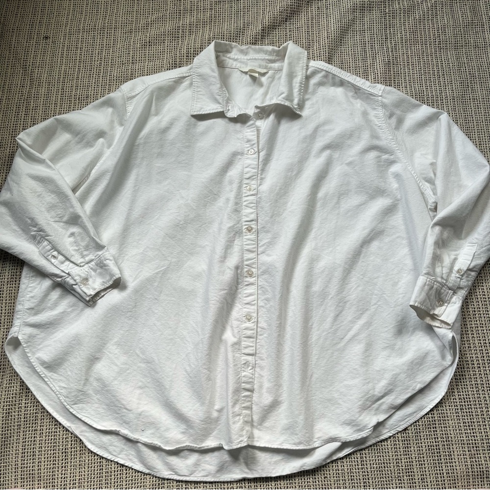 H&M Classic White Ladies Button Down Blouse XXL